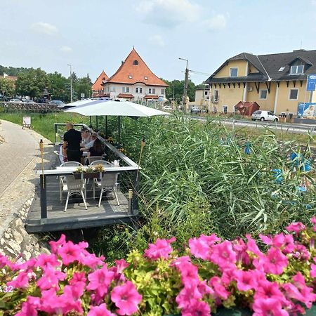 Monarchia Apartman Pearl Mosonmagyaróvár Екстериор снимка