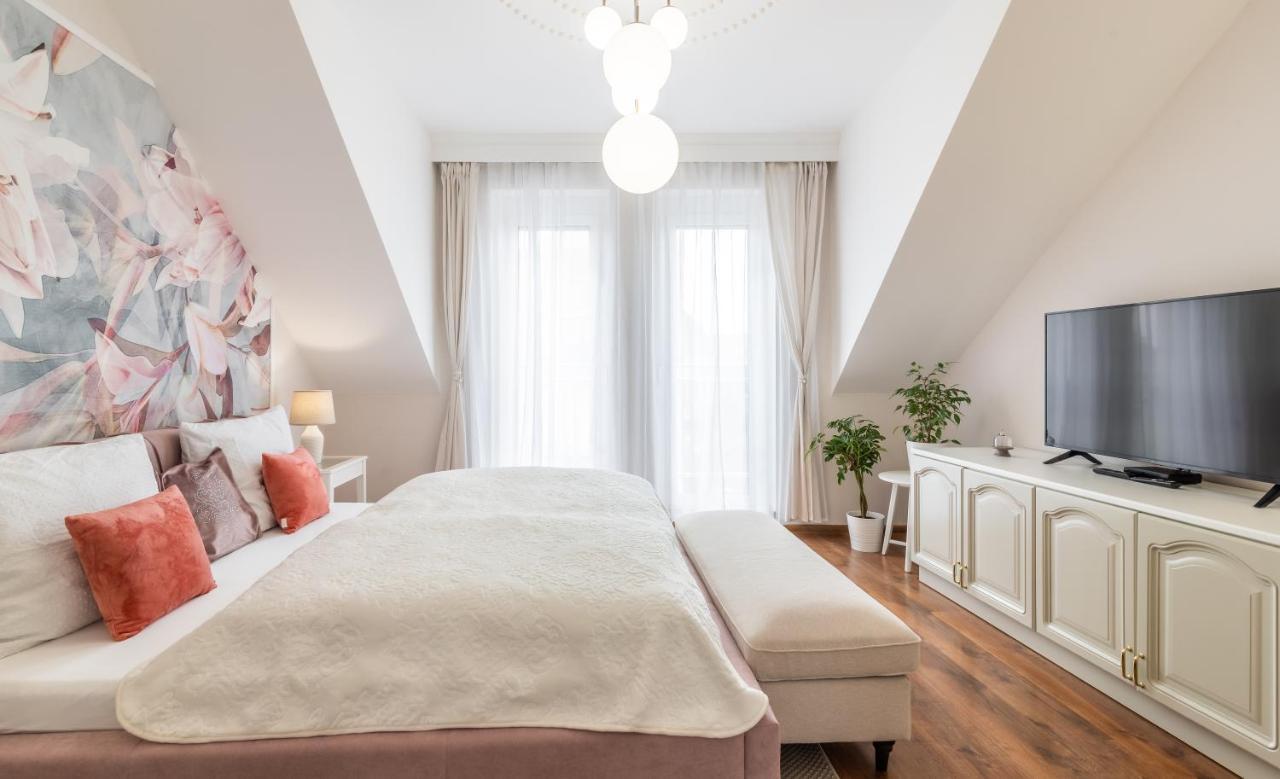 Monarchia Apartman Pearl Mosonmagyaróvár Екстериор снимка