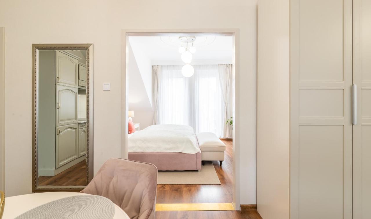 Monarchia Apartman Pearl Mosonmagyaróvár Екстериор снимка