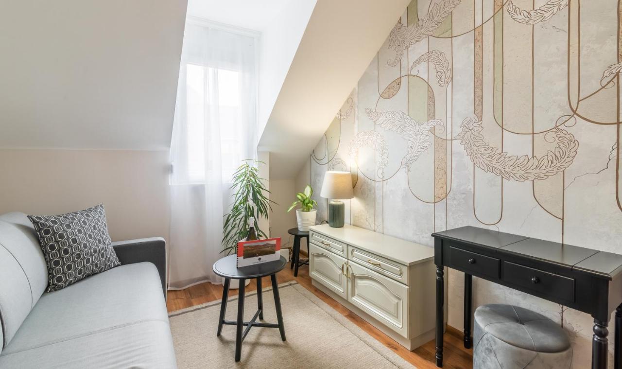 Monarchia Apartman Pearl Mosonmagyaróvár Екстериор снимка