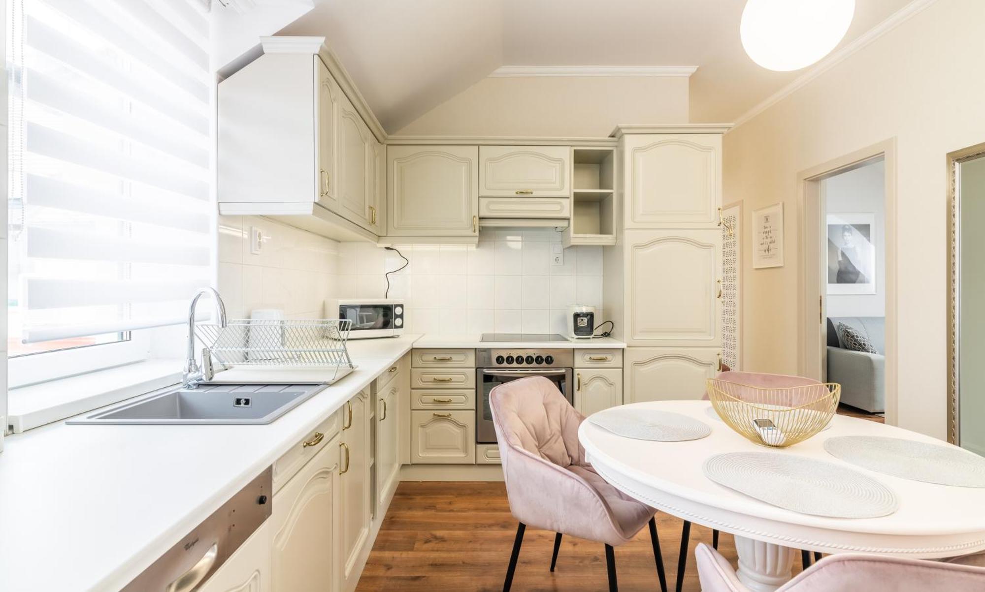 Monarchia Apartman Pearl Mosonmagyaróvár Екстериор снимка